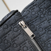 Load image into Gallery viewer, DR316 Saddle Bag / 7.8x11x2inch