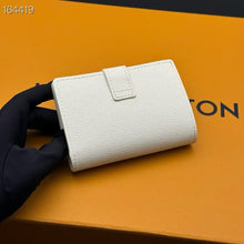 Load image into Gallery viewer, LB1230 Low Key Compact Wallet / 4.3 x 3.3 x 0.8 inches