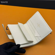 Load image into Gallery viewer, LB1230 Low Key Compact Wallet / 4.3 x 3.3 x 0.8 inches