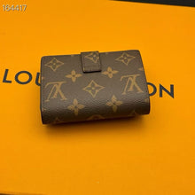 Load image into Gallery viewer, LB1232 Low Key Compact Wallet / 4.3 x 3.3 x 0.8 inches