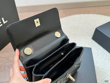 Load image into Gallery viewer, CC957 Flap Bag with Top Handle / 6.6 × 9.8 × 4.7 in