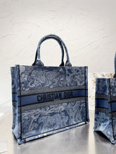 Load image into Gallery viewer, DR324 Medium/Large Dior Book Tote