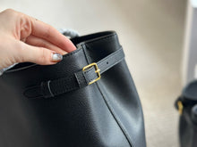 Load image into Gallery viewer, CL138 MINI/SMALL CABAS ANAIS CUIR TRIOMPHE SHIPPING BAG