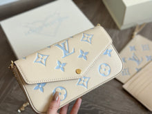 Load image into Gallery viewer, LB991 Félicie Pochette / 8.3 x 4.7 x 1.2 inches