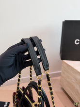 Load image into Gallery viewer, CC1440 Chanel Classic Chain Tote / 37 x 25 cm