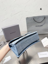 Load image into Gallery viewer, BCG054 Women's Crush Xs Chain Bag / L8,6 x H3,9 x W1,9 inch