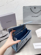 Load image into Gallery viewer, BCG054 Women's Crush Xs Chain Bag / L8,6 x H3,9 x W1,9 inch