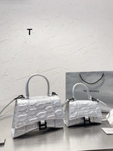 Load image into Gallery viewer, BCG055 Women's Hourglass Xs/S Handbag