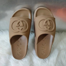 Load image into Gallery viewer, SE1143 Women's Interlocking G Slide Sandal / Size5-11