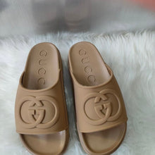 Load image into Gallery viewer, SE1143 Women's Interlocking G Slide Sandal / Size5-11