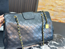 Load image into Gallery viewer, CC1443 Chanel Classic Chain Tote / 41 x 29 cm
