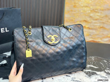 Load image into Gallery viewer, CC1443 Chanel Classic Chain Tote / 41 x 29 cm