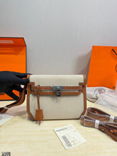 Load image into Gallery viewer, HM192 Hermes Kelly Depeches 25 / 25 x 19 cm
