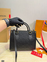 Load image into Gallery viewer, LB1488 LV OnTheGo Tote / 25 x 18 cm