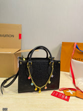 Load image into Gallery viewer, LB1488 LV OnTheGo Tote / 25 x 18 cm