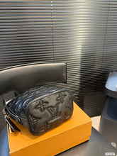 Load image into Gallery viewer, LB1344 All In BB / 6.3 x 7.1 x 4.7 inches