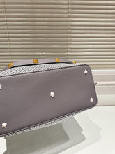 Load image into Gallery viewer, VLTN084 Medium Straw Summer Tote Bag / W13.8xH9.8xD6.7 in