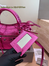 Load image into Gallery viewer, BC076 Balenciaga Le Cagole / Large: 32 x 22 cm Medium: 30 x 19 cm Small: 24 x 14 cm
