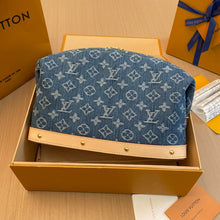 Load image into Gallery viewer, LB915 Pochette Cosmétique GM / 10.6 x 7.1 x 3.5 inches /HIGHEST QUALITY VERSION