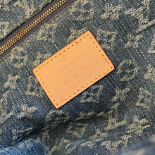 Load image into Gallery viewer, LB915 Pochette Cosmétique GM / 10.6 x 7.1 x 3.5 inches /HIGHEST QUALITY VERSION