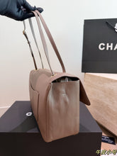 Load image into Gallery viewer, CC1447 Chanel 26S Flap Bag / 32 x 19.5 x 10 cm