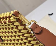 Load image into Gallery viewer, FF240 Tote Bag / 12.2x8.2x4.3inch