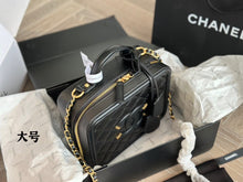 Load image into Gallery viewer, CC817 Vanity Case PM/MM