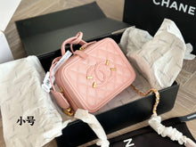 Load image into Gallery viewer, CC817 Vanity Case PM/MM