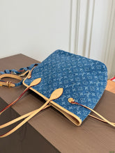Load image into Gallery viewer, LB1491 LV Neverfull Pet Tote / 32 x 28 cm