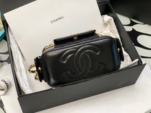 Load image into Gallery viewer, CC818 Vanity Case / HIGHEST QUALITY VERSION / 3.9x6.7x3.3inch