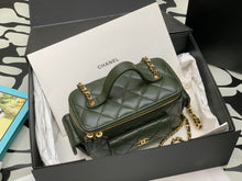 Load image into Gallery viewer, CC819 Vanity Case / HIGHEST QUALITY VERSION / 3.9x6.7x3.3inch