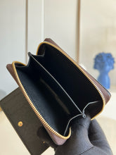 Load image into Gallery viewer, LB1144 Cléa Wallet / HIGHEST QUALITY VERSION / 4.3 x 3.3 x 1.4 inches