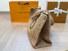 Load image into Gallery viewer, LB1244 OnTheGo MM / 14.8 x 11.8 x 6.7 inches