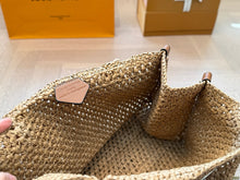 Load image into Gallery viewer, LB1244 OnTheGo MM / 14.8 x 11.8 x 6.7 inches