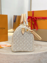 Load image into Gallery viewer, LB1493 LV Speedy Soft 30 / HIGHEST QUALITY VERSION / 30 x 21 x 17 cm