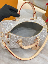 Load image into Gallery viewer, LB1493 LV Speedy Soft 30 / HIGHEST QUALITY VERSION / 30 x 21 x 17 cm