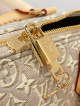 Load image into Gallery viewer, LB1493 LV Speedy Soft 30 / HIGHEST QUALITY VERSION / 30 x 21 x 17 cm