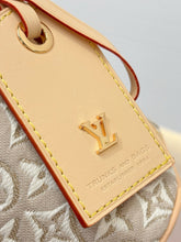 Load image into Gallery viewer, LB1494 LV All In BB / HIGHEST QUALITY VERSION / 16 x 18 x 12 cm