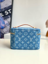 Load image into Gallery viewer, LB1495 LV Nice Mini Pochette / HIGHEST QUALITY VERSION / 20 x 13.5 x 12 cm