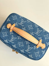 Load image into Gallery viewer, LB1495 LV Nice Mini Pochette / HIGHEST QUALITY VERSION / 20 x 13.5 x 12 cm