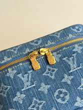 Load image into Gallery viewer, LB1495 LV Nice Mini Pochette / HIGHEST QUALITY VERSION / 20 x 13.5 x 12 cm