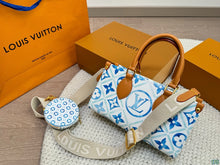 Load image into Gallery viewer, LB1004 OnTheGo East West / 9.8 x 5.1 x 3.9 inches