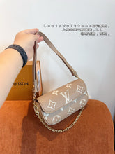 Load image into Gallery viewer, LB1005 Wallet On Chain Ivy / 9.3 x 4.7 x 1.7 inches