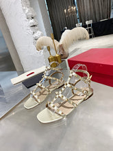 Load image into Gallery viewer, SE1131 V Rockstud Flat Calfskin Sandal with Straps / Size4-10