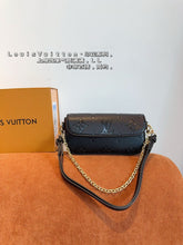 Load image into Gallery viewer, LB1005 Wallet On Chain Ivy / 9.3 x 4.7 x 1.7 inches