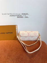 Load image into Gallery viewer, LB1005 Wallet On Chain Ivy / 9.3 x 4.7 x 1.7 inches