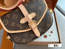 Load image into Gallery viewer, LB1007 Saumur BB / 7.9 x 6.3 x 3 inches