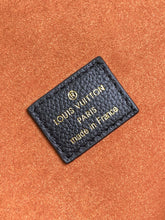 Load image into Gallery viewer, LB1070 Low Key Cabas MM / HIGHEST QUALITY VERSION / 18.5 x 11.8 x 5.5 inches