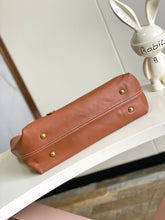 Load image into Gallery viewer, LB1070 Low Key Cabas MM / HIGHEST QUALITY VERSION / 18.5 x 11.8 x 5.5 inches