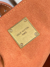 Load image into Gallery viewer, LB1070 Low Key Cabas MM / HIGHEST QUALITY VERSION / 18.5 x 11.8 x 5.5 inches